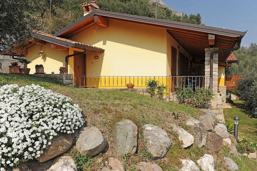 Apartment Appartamento Ai Ruck Limone sul Garda